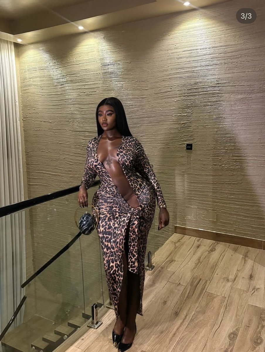 _shinecrypto's tweet image. Gentlemen / Guys would you let your woman/ girlie dress like this? Lifestyle, fashion, expression, freedom or just… #TrendingNow #trends #fashion #style #dress