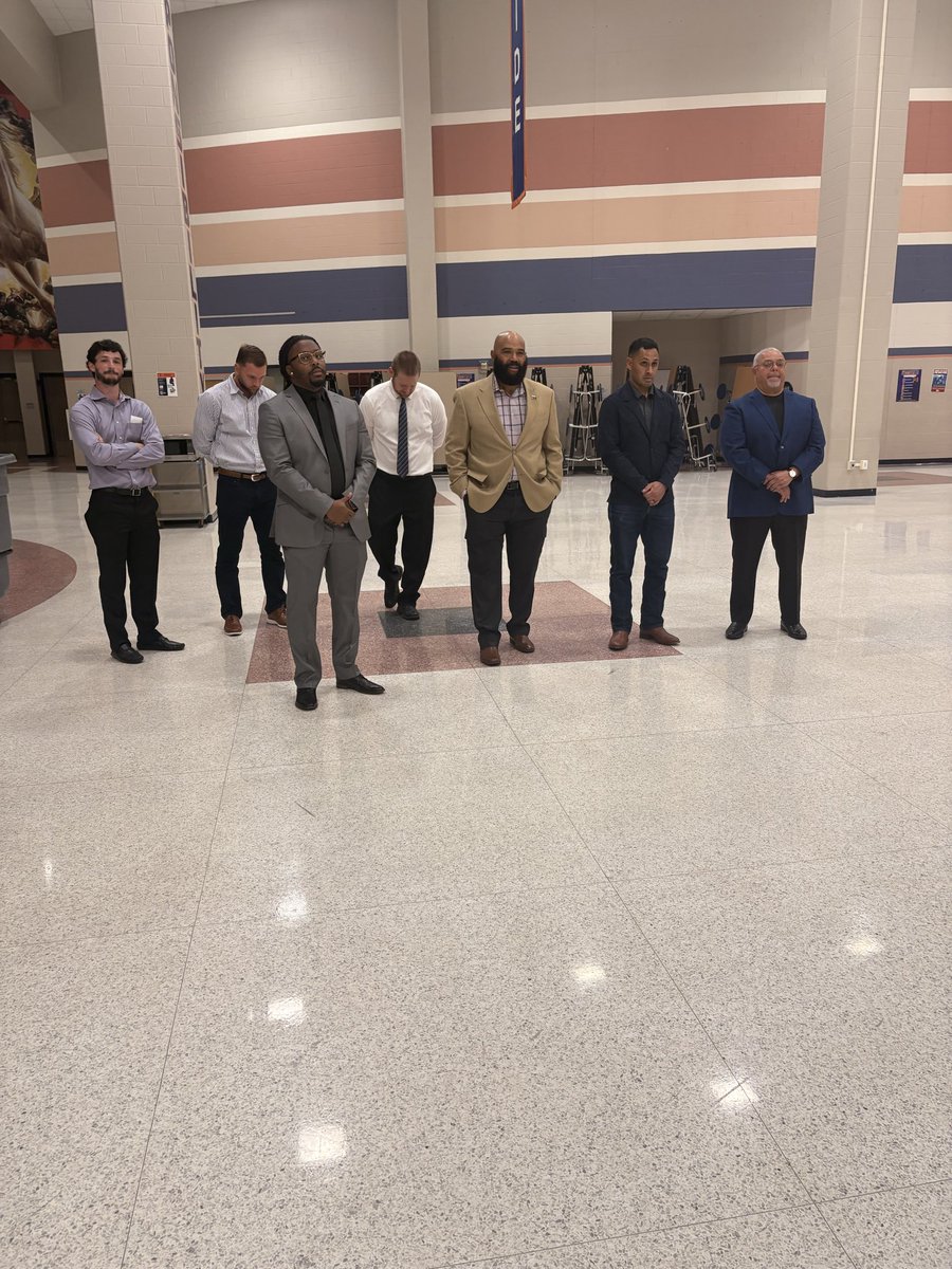 FB Bush Football tweet media