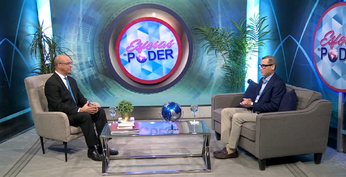El ministro de Trabajo, doctor Eddy Olivares, afirmó que el gobierno trabaja para seguir bajando la informalidad en procura de que llegue a un 50% y continuar disminuyendo la tasa de desempleo situada actualmente en un 4.9%. <a href="/EddyOlivares14/">Eddy Olivares</a>