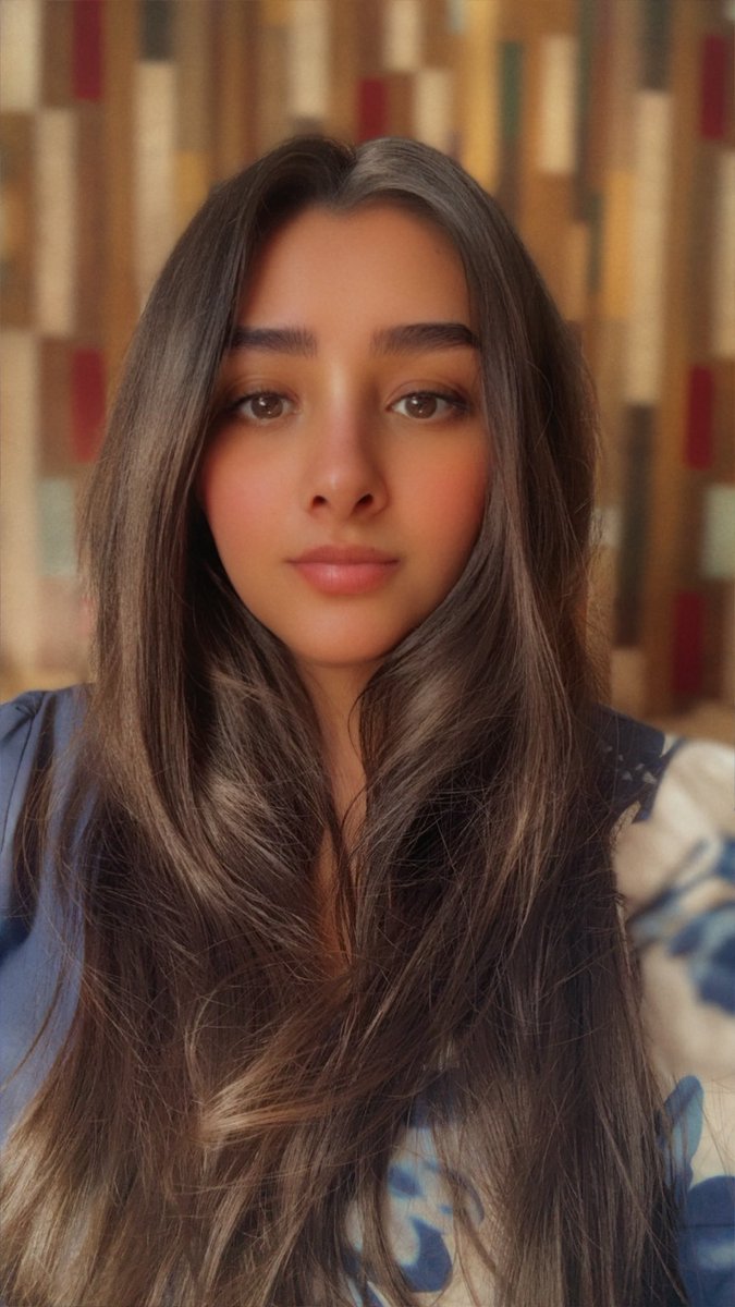 queen1sb1's tweet photo. ارخي قبضتك من لا يبقى لاجلك لن يبقى حتى لو حان اجلك https://t.co/8ZyGDk2xIi
