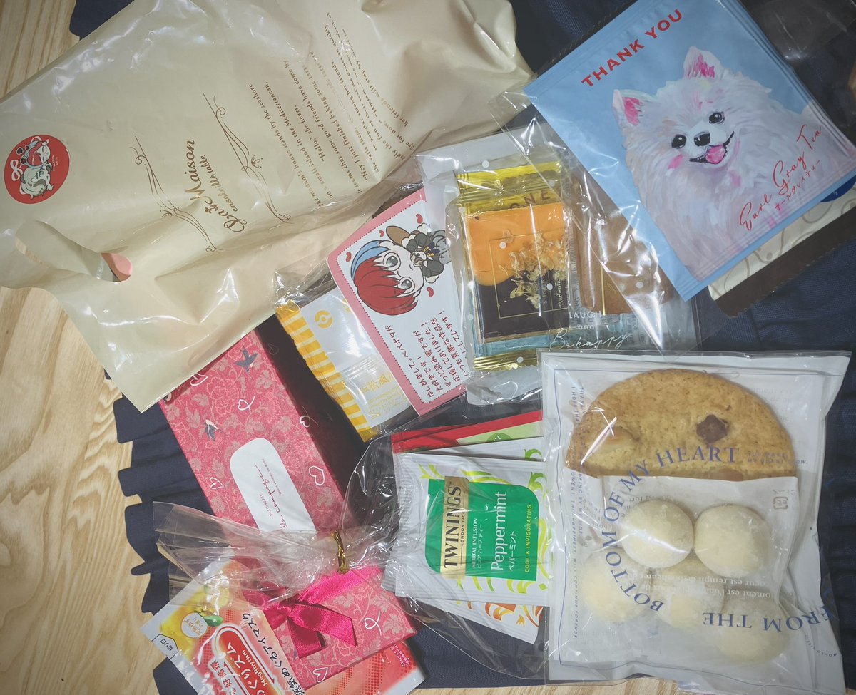 ペパボタプチオンリーありがとうございました〜！まさかの雪！そしてシャッターが開く笑　超寒かったですね⛄️ 二人にあったかい格好させときました
頂き物も嬉しすぎます🫶ペボ好きさんとお話できて本当に嬉しかったです、、！！！