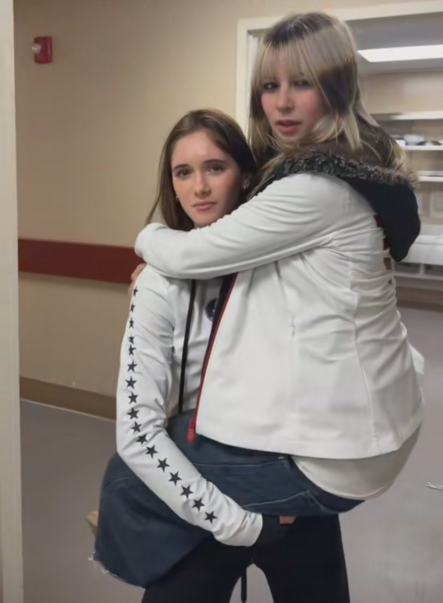 bylaylanoor's tweet image. i love alysa &amp;amp; isabeau so much they’re so funny ajskdjs