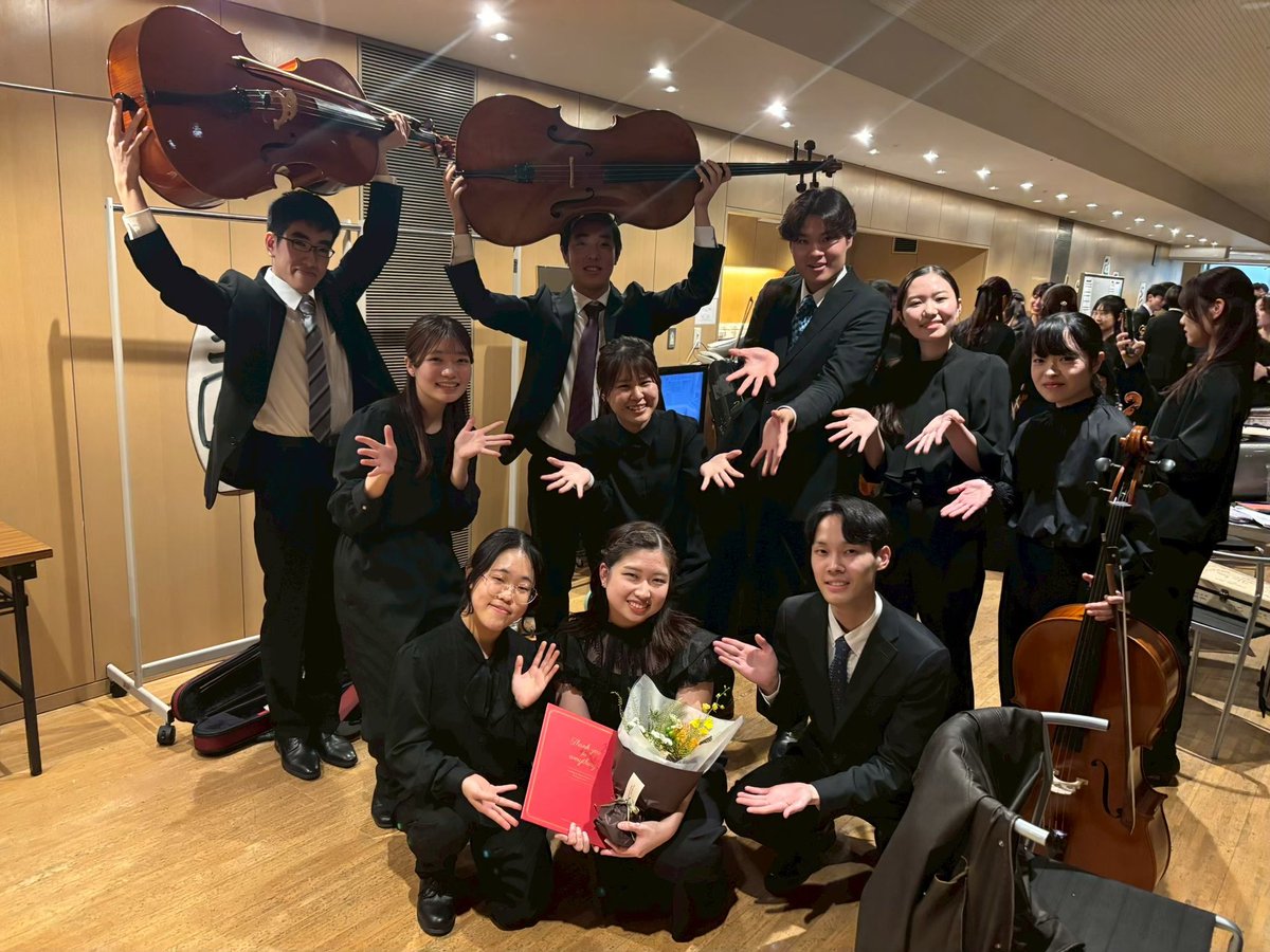 hn3vc3's tweet photo. 演奏会のお知らせ💫

2026年3月3日(火)
17:30 開場　18:00開演
@京都文化博物館　別館ホール

京都市立芸術大学チェロ科学生による
CELLO ENSEMBLE

デュオから12人の大編成まで！
チェロの魅力がたっぷり詰まったコンサートです🎻♡
先生方もご一緒に演奏してくださいます😳 https://t.co/espiE4dN3p
