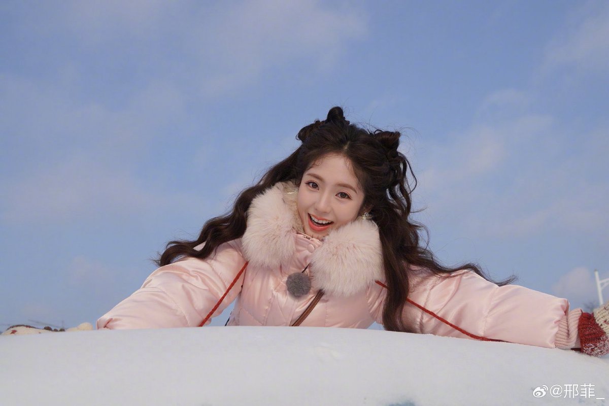 fangirlinph's tweet photo. #XingFei shares snaps from #WinterRush taping. https://t.co/CL8kAS8MAl