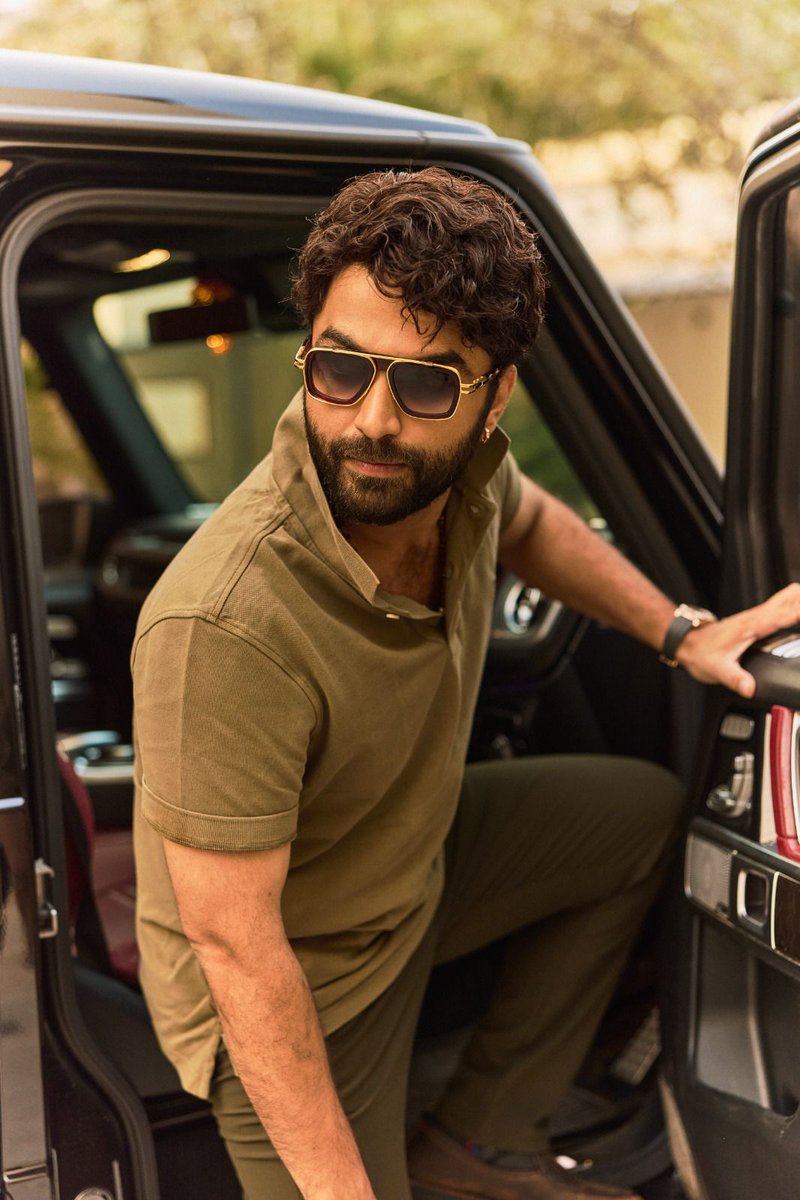 skrcinepro's tweet photo. The transformation 🔥🔥🔥

Mass Ka Das @VishwakSenActor’s new shade of mass appeal is effortless yet electrifying 💥💥💥

#MassKaDas #VishwakSen 

#Funky #Cult #ENERepeat #Legacy https://t.co/yvaHMQgrth
