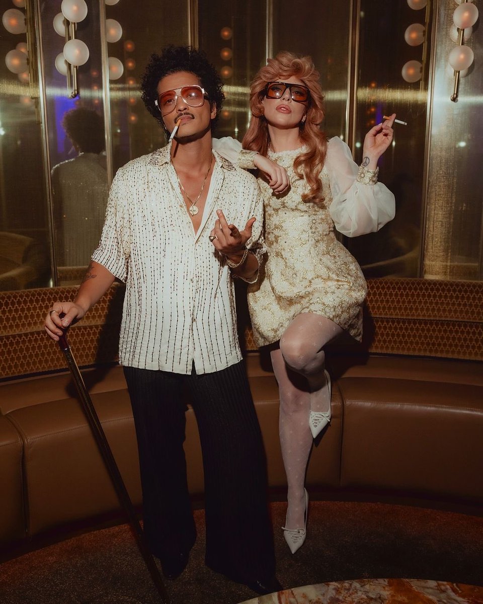 Lady Gaga and Bruno Mars’ “Die With A Smile” received 3,129,855 filtered streams this Saturday, rising to #21 (+2) on the Global Spotify Chart. 🌎