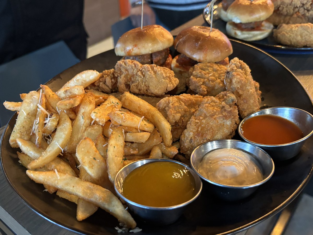 Moxy Hotel by Marriott tweet media