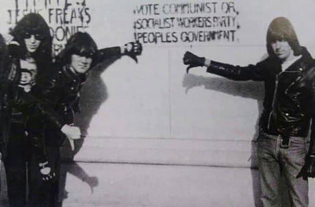 WilkowMajority's tweet photo. Today @GreenDay will use the Superbowl to trash America. Remember there was a time when @RamonesOfficial  loved their country. https://t.co/l89CNa5ndv