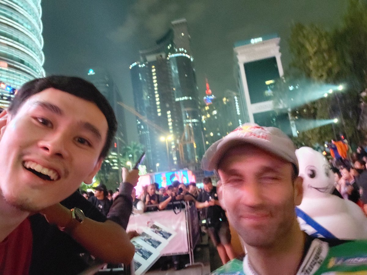 darrenyip96's tweet photo. 在這裡也po一下昨天晚上的MotoGP launch,有幸和各位騎手近距離拍照好開心 https://t.co/icdwvmvpzr