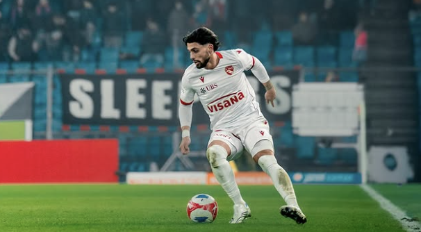 Kastriot Imeri au micro de #bluesport lorsqu'on lui demande si le #FCThun vise le titre : "Bien sûr. Ça fait un moment que je le dis. On va essayer d'aller le chercher. Avec l'équipe qu'on a, les victoires qu'on enchaine et le travail qu'on fait, on doit le faire".