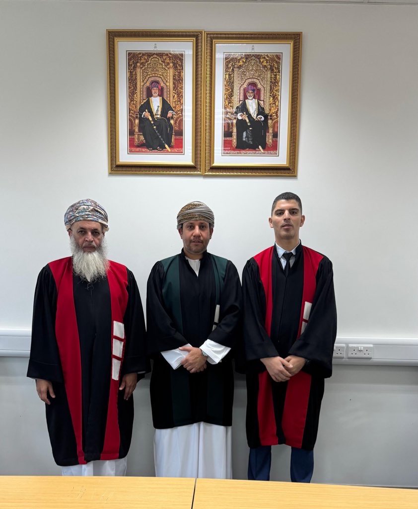 LAWASU1's tweet photo. مناقشة رسالة الماجستير الموسومة بـ: "الحماية الإجرائية للضحية في قانون الإجراءات الجزائية العماني"، للباحث: سليم بن ناصر الوردي، وتكونت لجنة المناقشة من:

د.نزار حمدي قشطة، رئيساً ومشرفاً
د. أحمد بن صالح البرواني، مناقشاً داخلياً
د. أحمد أسامة حسنية ، مناقشاً خارجياً https://t.co/Bwp3lnfRZV