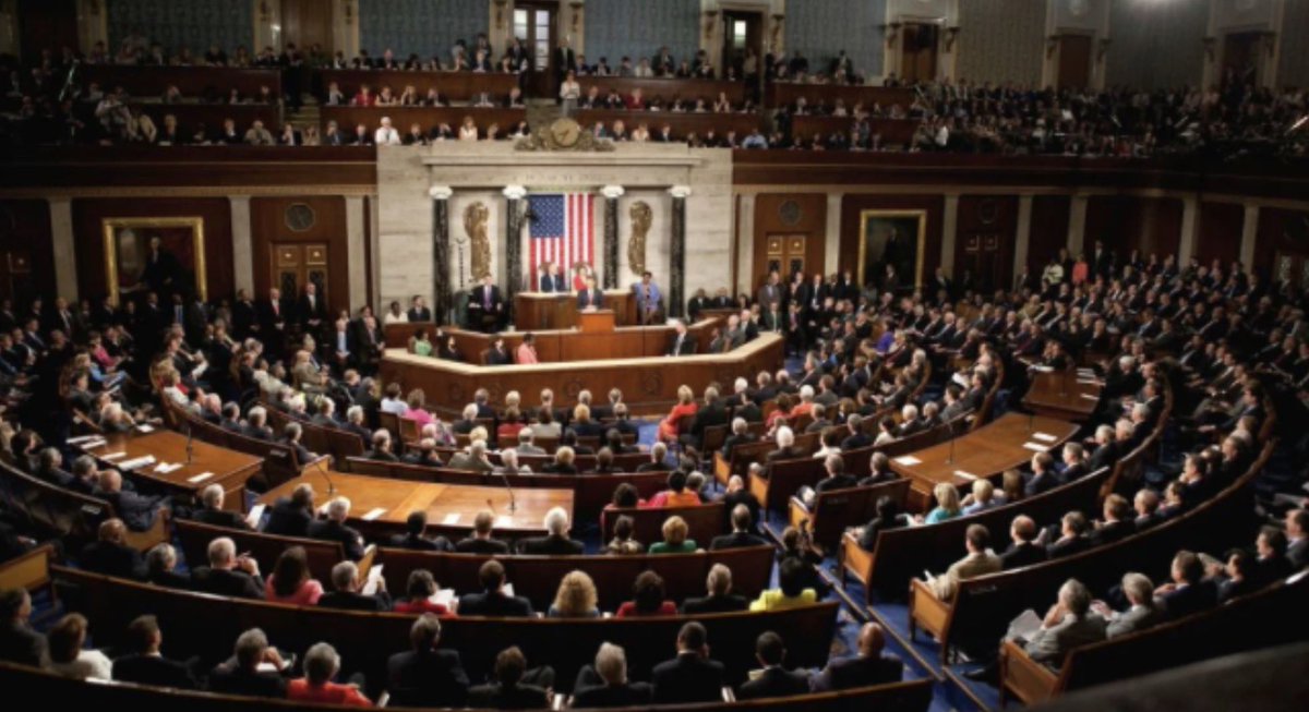 العالم ينتظر أسبوعا حافلا بالمستجدات في الولايات المتحدة،حيث وافقت وزارة العدل الأمريكية على السماح لكافة أعضاء الكونجرس بحق الاطلاع على ملفات #إبستين كاملة دون تنقيح أو حذف أو إخفاء وهذا يعني أن الثلاثة ملايين صفحة التي كشف عنها لا تساوي شيئا أمام ما سيكشف عنه غدا والذي قد يكون