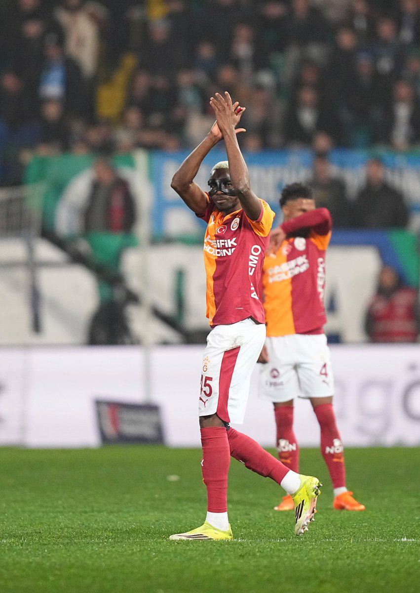 👑 KRAL, SERİYE BAĞLADI! 🧿

⚽️ SON 5 MAÇ, 6 GOL!

🔥 VO45! 🔥