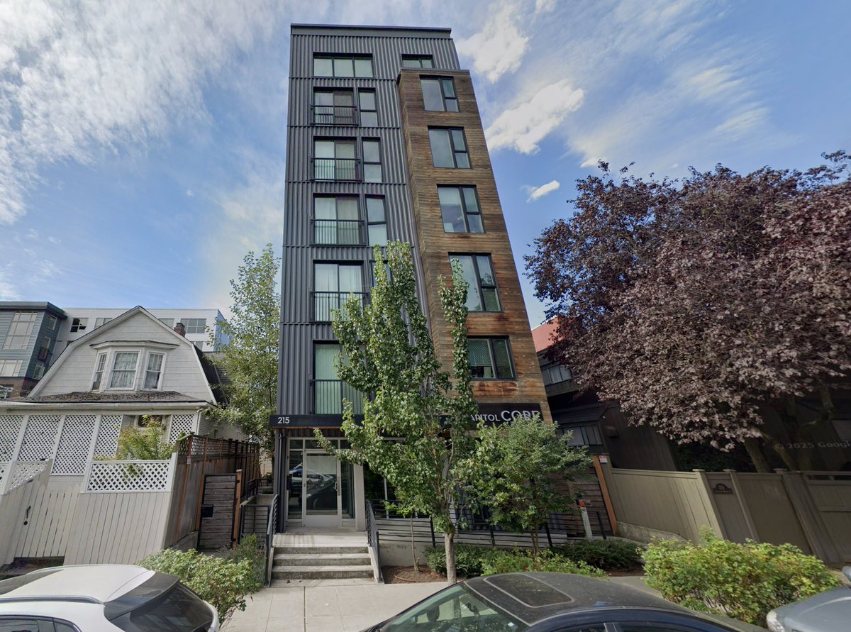 One house turns into 17 homes in Seattle. (2014➡️2017)