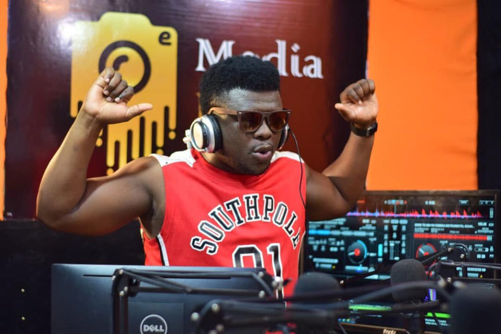 KamanaIvan's tweet photo. Elections are done, wounds are healing, music is my soul for now 🇺🇬

Join me @MediaLabEntebbe radio studio for weekend vibes👇👇 https://t.co/toY0BFIZg4