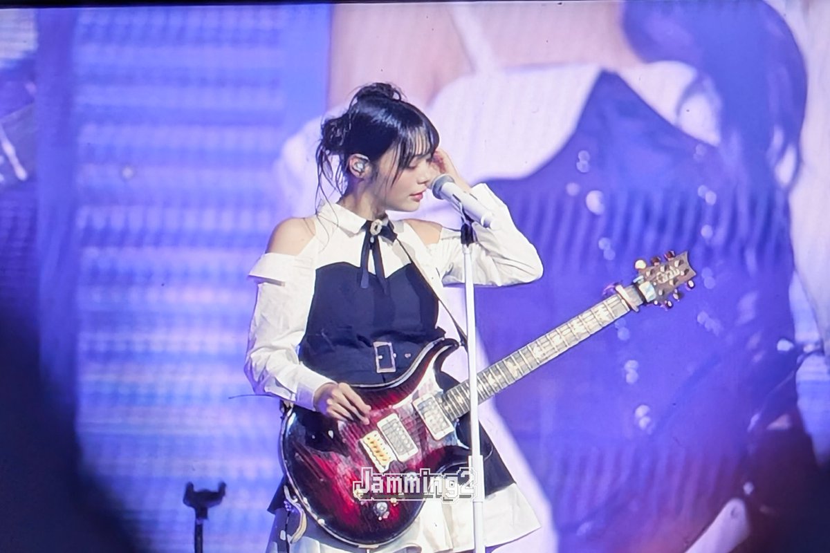 QWER_Jamming2's tweet photo. 260208 QWER ROCKATION in Hong Kong Preview 
#QWER #큐더블유이알
#Siyeon #시연
@siyo_min https://t.co/DWF1fSCHR5