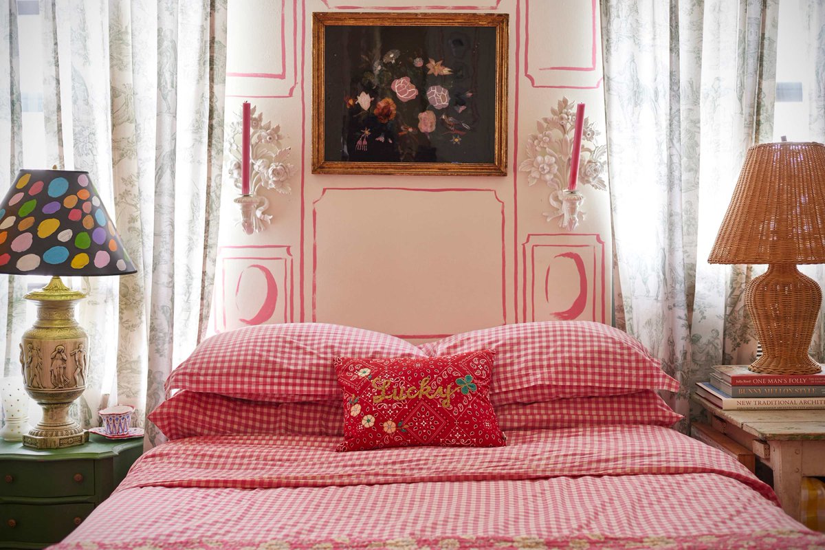 DustinMPeyser's tweet image. “Bridgerton” Fans Will Lose It Over Urban Outfitters’ 18th-Century-Inspired Duvet Set dlvr.it/TQr1RG 👉 Reveal Your ROI bit.ly/MyHomeAI 👈 #Bridgerton #UrbanOutfitters #DuvetSet #HomeDecor #18thCenturyStyle