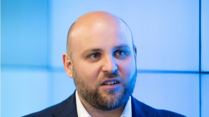 herrm1938's tweet image. Ministerpräsidentenkandidat der #AfD Baden-Württemberg #Frohnmaier .

KURZPROFIL
🔸ohne Ausbildung
🔸keine Führungserfahrung
🔸nie einen Job in der freien Wirtschaft
🔸vernetzt mit Putins Russland
🔸Kontakte zur rechten Szene