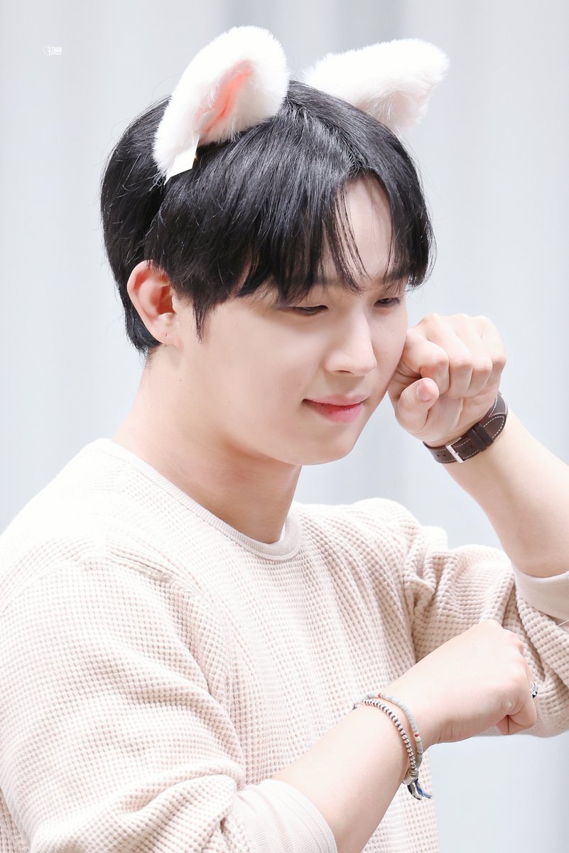 260207 시그 팬싸

냥 🤍🩷

#비투비 #임현식 #BTOB #IMHYUNSIK