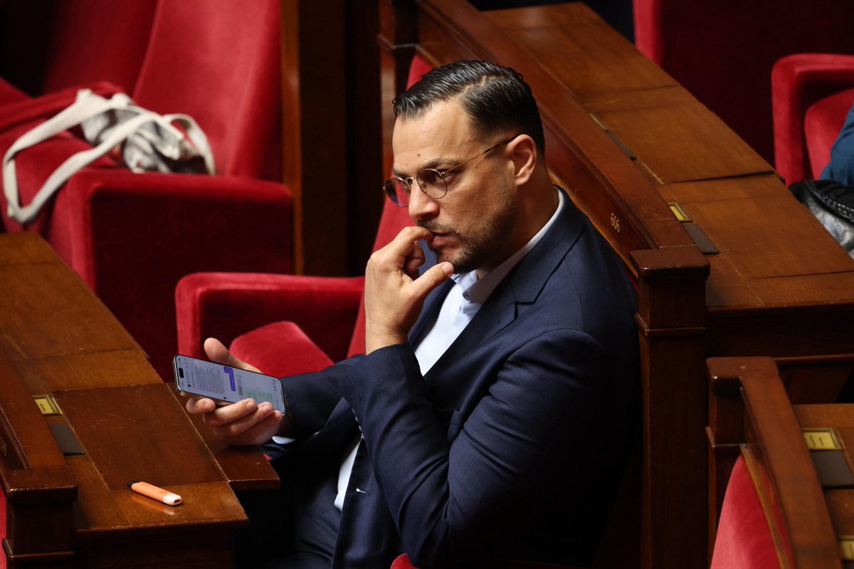 🇫🇷👮‍♂️ FLASH | Sébastien Delogu, député et candidat LFI à la mairie de Marseille a été entendu ce dimanche par des enquêteurs de la gendarmerie.

Il échangeait régulièrement par téléphone avec un narcotraficant interpellé un mois plus tôt. 

(Source : Le Parisien)