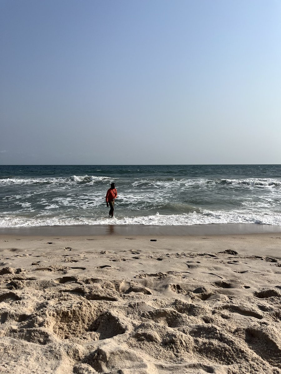 If your degree doesn’t open the door, let your skill do. 

It’s a Beach Sunday here! 🏖️ 🌊 🌴