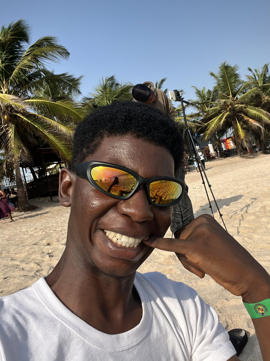 SafwanAlghazal's tweet photo. If your degree doesn’t open the door, let your skill do. 

It’s a Beach Sunday here! 🏖️ 🌊 🌴 https://t.co/RMVmce4kCc