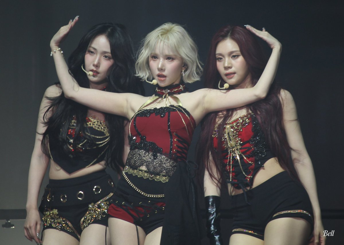 bell_ding_dong_'s tweet photo. #비비지 #VIVIZ
#비비지_4주년_4랑해
#WeWillCherishVIVIZFourever https://t.co/27FfmiZ8uv
