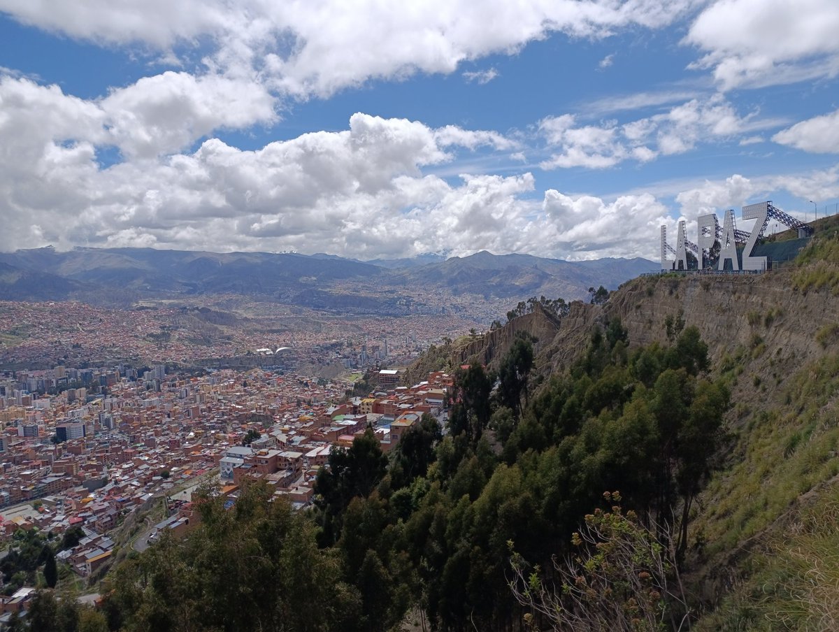 JavimTO's tweet photo. Visiting the new viewpoint in #LaPaz #Bolivia 🇧🇴 https://t.co/OtpoObEqNy