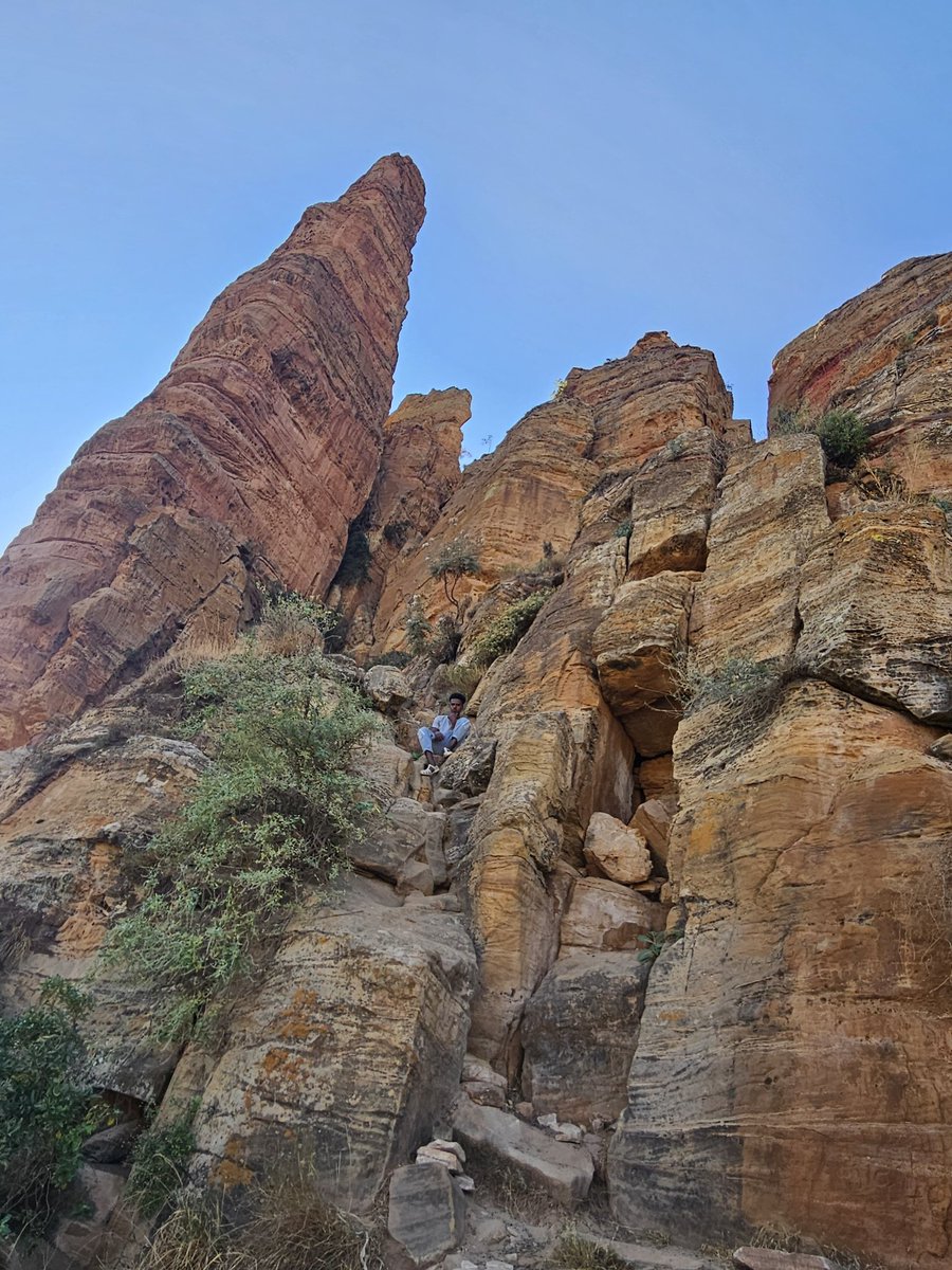 Girumie's tweet photo. An unforgettable experience at the breathtaking Abune Yemata Guh Church, one of Tigray’s iconic rock-hewn churches. A must-visit destination in Ethiopia, crowned by an exhilarating vertical climb.
#AbuneYemataGuh #RockHewnChurches #Tigray #Ethiopia #Adventure #VerticalClimb 😍 https://t.co/II0nS0UY37