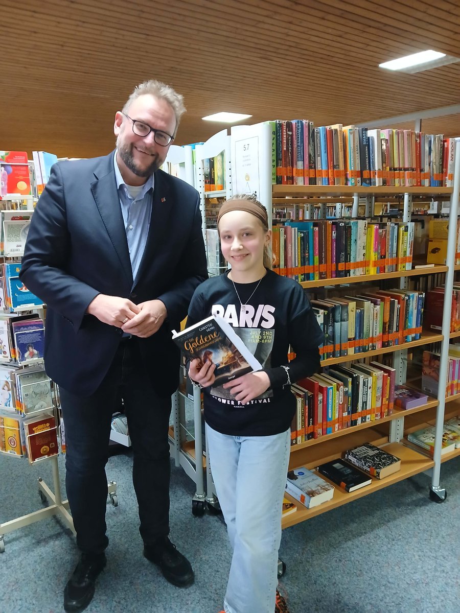 Lesewettbewerb: Lotta Maurer siegt bei Regionalentscheid

Lotta Maurer (Leibniz-Gymnasium) gewinnt den Regionalentscheid des 67. Vorlesewettbewerbs in Pirmasens. Viel Erfolg beim Bezirksentscheid!

pirmasens.de/leben-in-ps/bu…