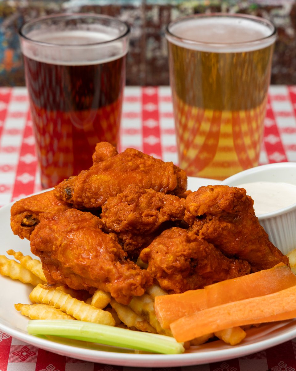 Gino's East tweet media