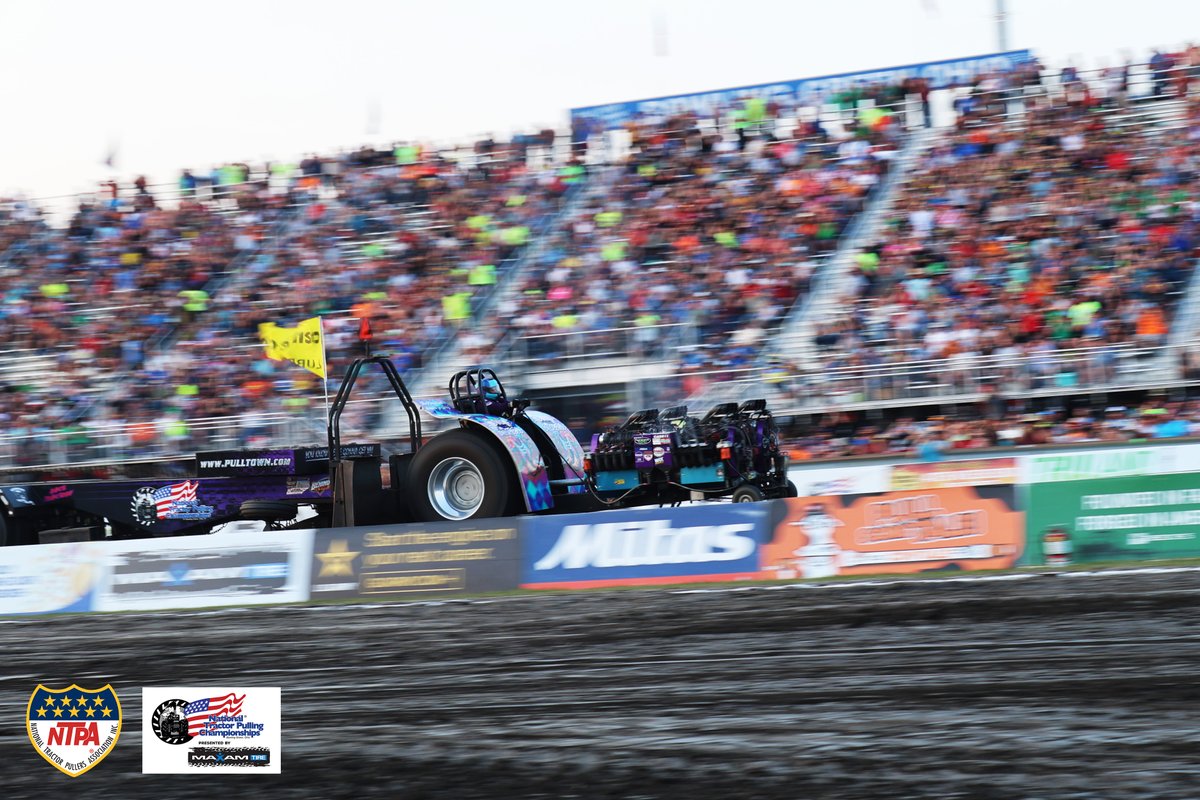 NTPApull's tweet photo. Zoom! π π¨ β© β© #pulltown #modified #superstockopen #speed https://t.co/CHs7ZyRV04