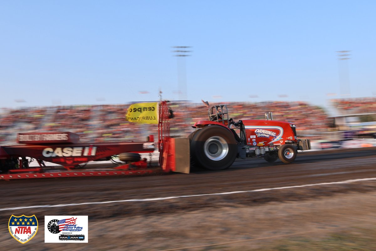 NTPApull's tweet photo. Zoom! π π¨ β© β© #pulltown #modified #superstockopen #speed https://t.co/CHs7ZyRV04