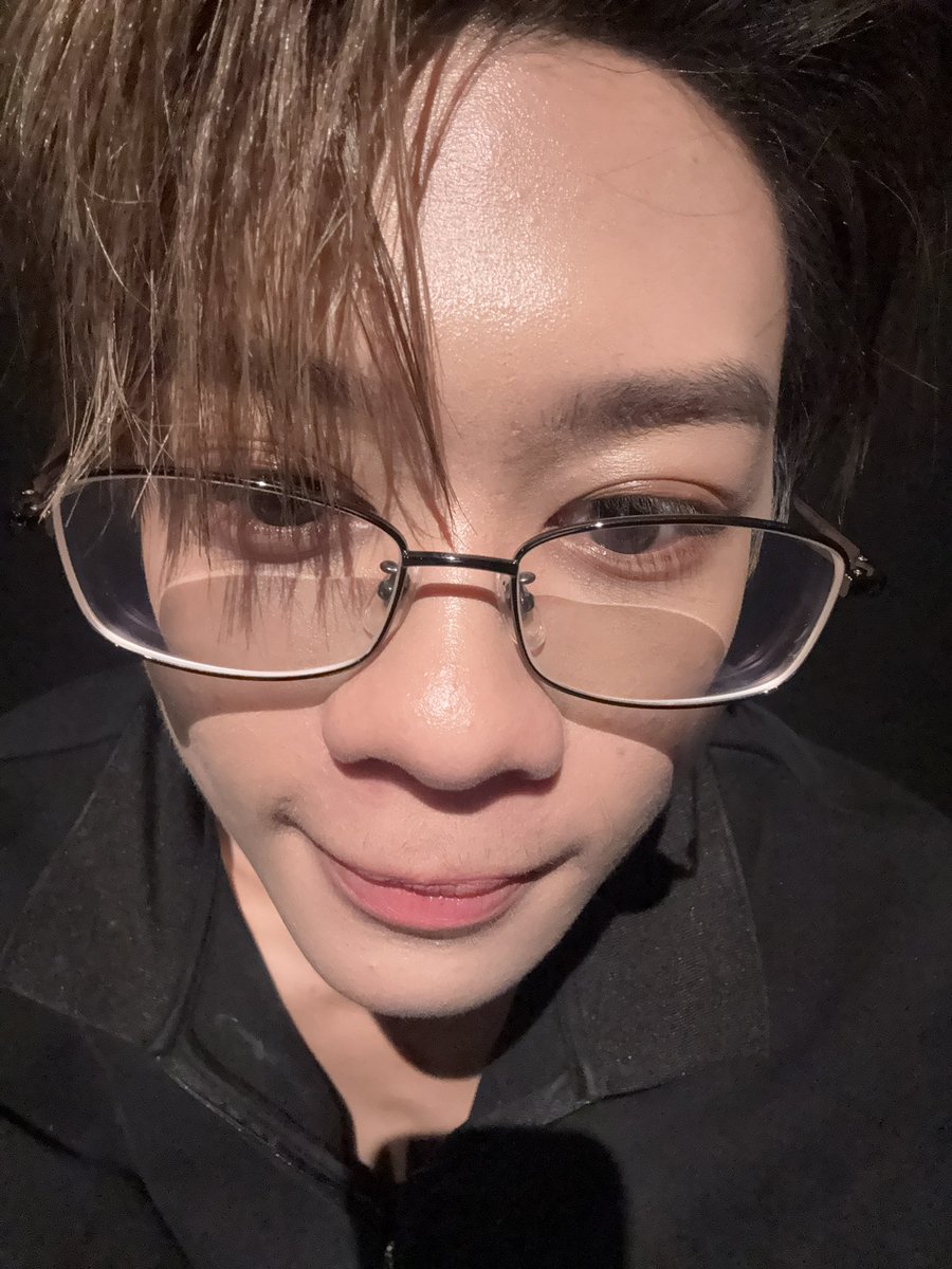 ottosip's tweet photo. ได้โชว์วันนี้แล้วคิดถึงทุกคนม้ากกก อยากเต้นละร้องเพลงให้ทุกคนได้ดูอีกเย้อะๆเลยยย #3Fight3BasketBoySS2
#OTTOsippavitch https://t.co/FdyFInr6jf