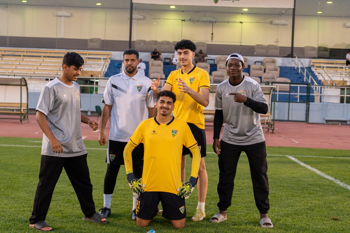 alansarksa's tweet photo. مشهد من احتفالات الأنصار U21 عقب الفوز على نادي الباطن 💚🤩

#الأنصار_الجديد | #الأنصار_الباطن https://t.co/fI4YvtAMQf