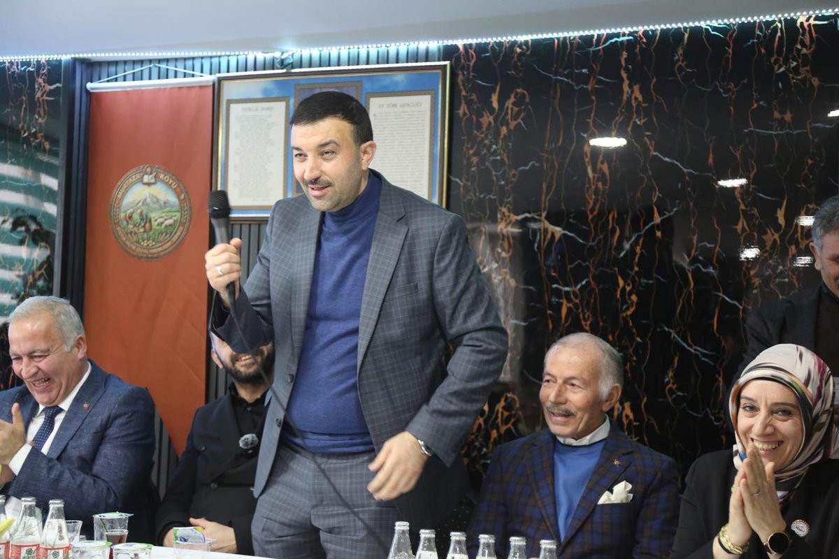 DunemezFatih's tweet photo. Gaziosmanpaşa İlçe Başkanımız İsmail Ergüneş Bayrampaşa İlçe Başkanımız Mehmet Acar önceki dönem Belediye Başkanımız Atilla Aydıner ile birlikte Niğde İli Murtaza Köyü derneğimizin açılışına katılarak İl Başkanımızın selamlarını ilettik. 
⁦⁦@abdullahozdemir⁩ https://t.co/PNVgGYoA2x