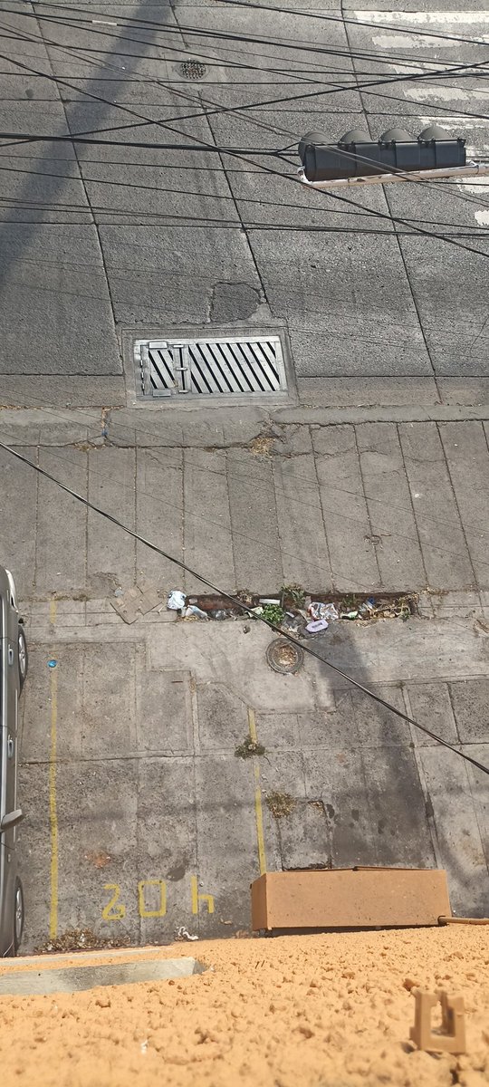 dny_moya's tweet photo. @siapagdl Para cuando pone agua en Tlaquepaque  ya mas de una semana sin agua. @GobTlaquepaque . Para cuando la reparación de alcantarilla,limpian y no reparan así ya quedó. https://t.co/3nBjuFSaQy