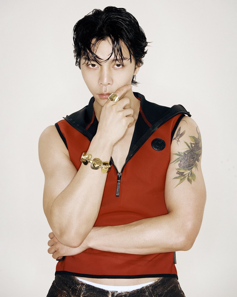 nctpopbase's tweet photo. Happy 31st birthday to our DJ, MC, singer, rapper, dancer, pro athlete and all-rounder NCT 127’s JOHNNY! https://t.co/kh5z4MTJPt