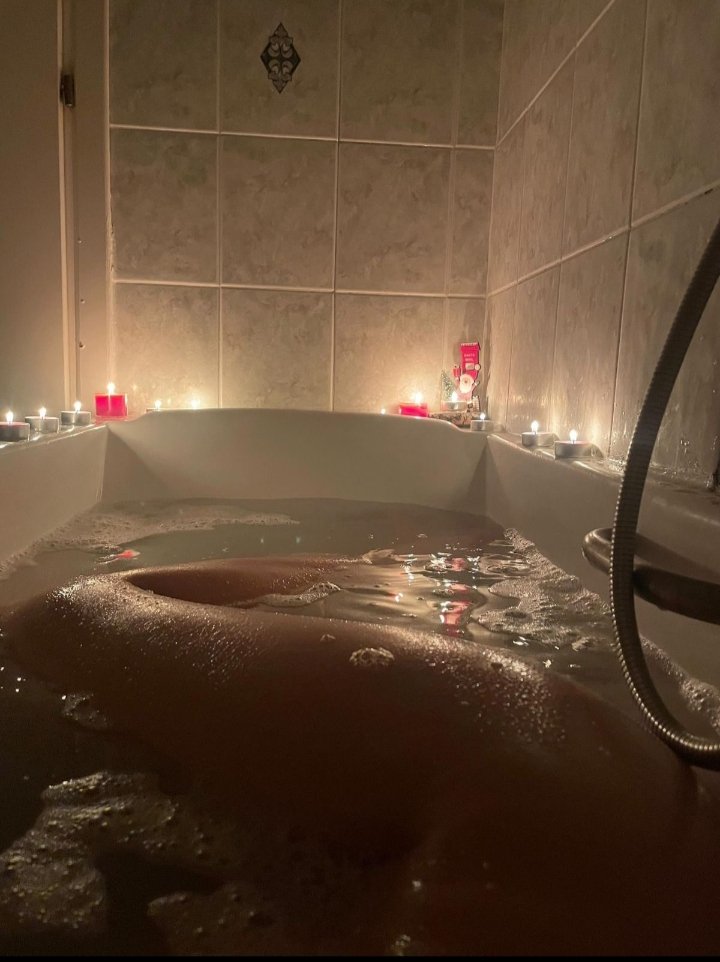 koeurLily's tweet image. j’vous montre une photo contre un petit like ou rt ?