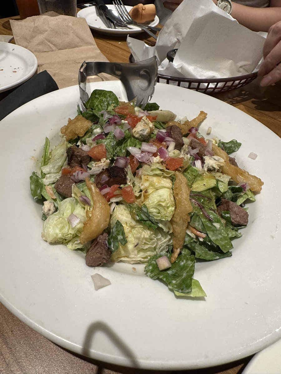 MiniKhooper's tweet photo. Sunday Famday! #TexasRoadHouse https://t.co/BHBykE3ofl