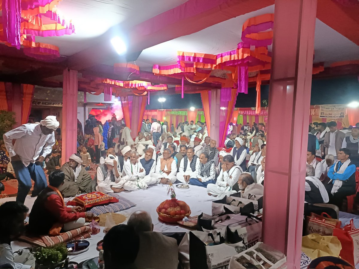 #सपोटरा : डाबरा में भाई विकास मीणा (IRS) के लग्न टीका कार्यक्रम में शामिल होकर, आगामी वैवाहिक जीवन की शुभकामनाए दी। #Sapotara #Sapotra <a href="/INCIndia/">Congress</a> <a href="/RahulGandhi/">Rahul Gandhi</a> <a href="/priyankagandhi/">Priyanka Gandhi Vadra</a> <a href="/SachinPilot/">Sachin Pilot</a> <a href="/SachinAhimsa/">Sachin Rao</a> <a href="/KRajuINC/">K Raju</a> <a href="/pravchak/">Praveen Chakravarty</a> 
<a href="/Sukhjinder_INC/">Sukhjinder Singh Randhawa</a> <a href="/Chiranjeev_INC/">Chiranjeev Rao</a> <a href="/VikrantBhuria/">Dr.Vikrant Bhuria</a>