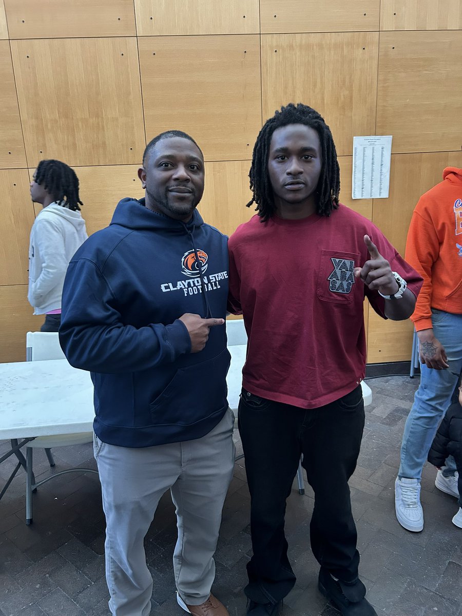 Lucy C. Laney Football tweet media