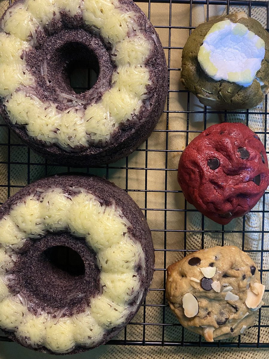malamkuu's tweet photo. @bopo_jodhipati Kue jualanku kakkk 🙏🏻
Ada brownies, soft cookies, savory croissants, PO kue kering full butter juga bisa 😊
📍Cijantung, Pasar Rebo-Jakarta Timur 
WA https://t.co/bmou2ZgTI5 https://t.co/2naTFQe5s2