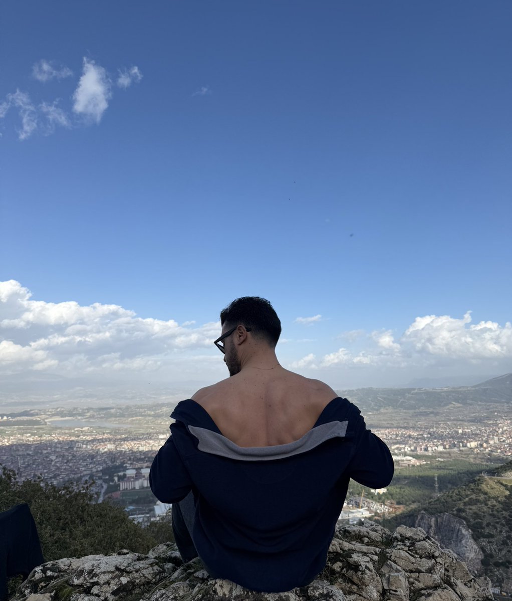 msty200's tweet image. Hottie