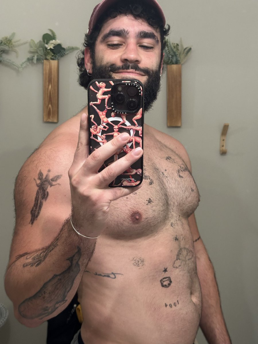 somedumbjawn tweet media