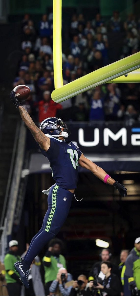 KorieNotCory's tweet photo. @GovBobFerguson Seahawks 34 Patriots 14 https://t.co/sEmv4wkOeI