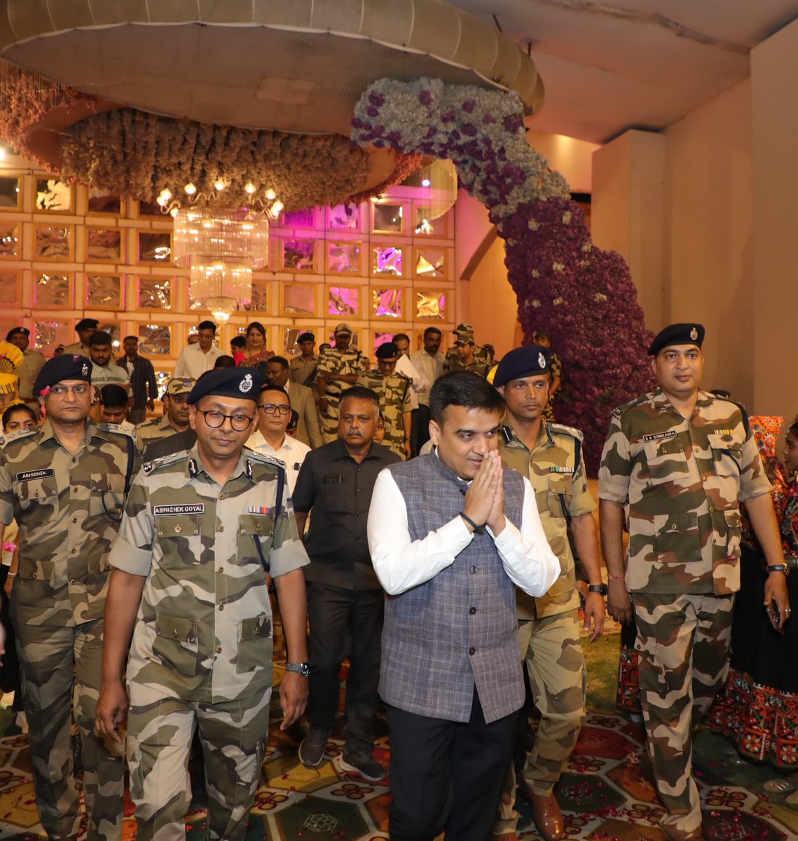 sanghaviharsh's tweet photo. Attended the Mega Cultural Evening of Vande Bharat Coastal Cyclothon–2026, a powerful national initiative led by CISF to celebrate patriotism, unity and the spirit of a secure, self-reliant Bharat.

Witnessed the dedication of CISF personnel who stand as silent sentinels safeguarding our coastal frontiers.