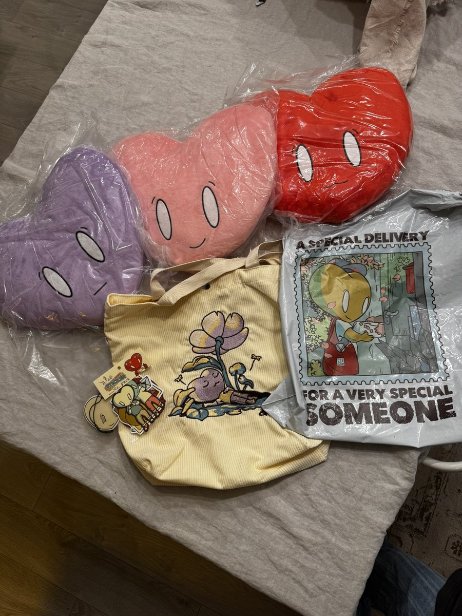 Appreciate the thoughtful gesture <a href="/LT3NFT/">Less Than Three</a>, <a href="/SHGFees/">Superhighgasfees ❤️</a> and <a href="/CopingMeKenIsm/">Ken Cope</a>…

My kids absolutely loved them. 

They all have them in their rooms now!

Packaging and product are solid!