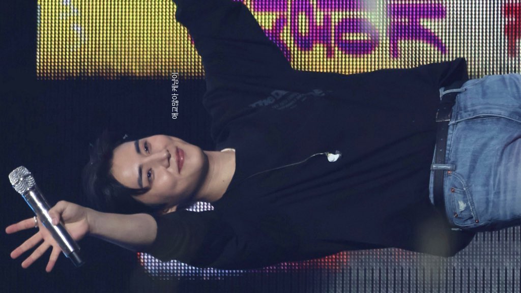 night_412's tweet photo. 길 영에 햇살 현 ~ ♥ https://t.co/C3UIMy2XjZ