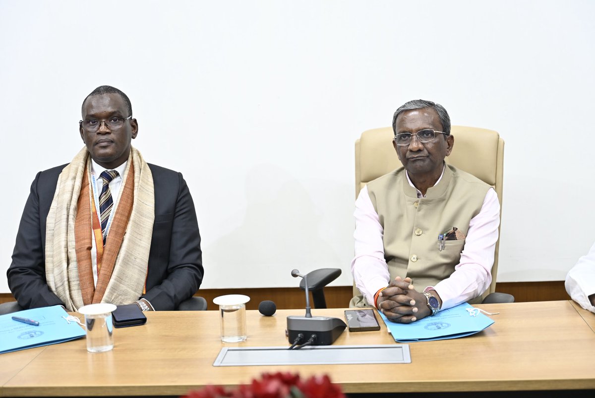 abdoulaye_barro's tweet photo. I had a very good meeting with the Director and the different departments Deans of the Nagpur Visvesveraya National Technological Institute. We discussed about about inter-institute cooperation and ways of benchmarking from one of the Top10 Indian national institutes. https://t.co/XnU0L6glQt